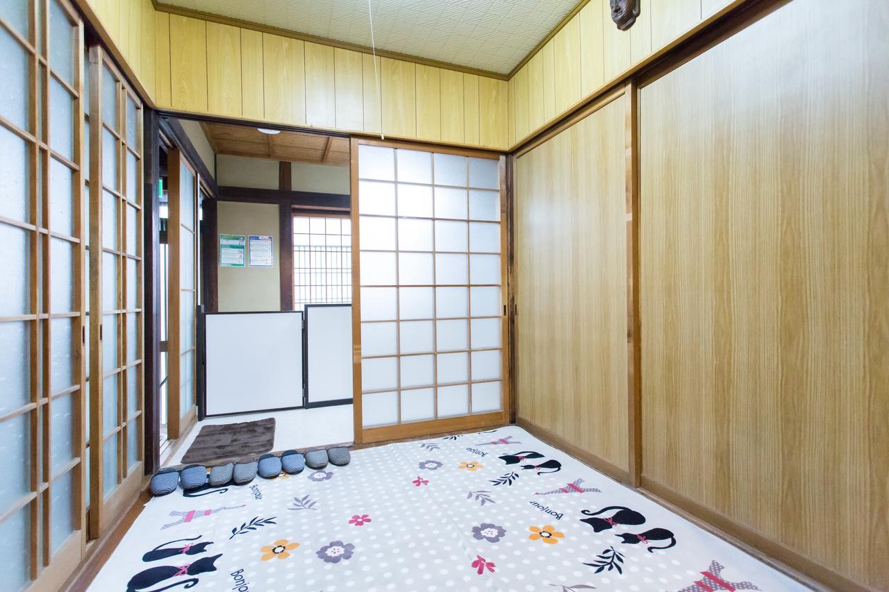City Center 200 Years Old Traditional House Next To 2 Train Lines Kyoto Buitenkant foto